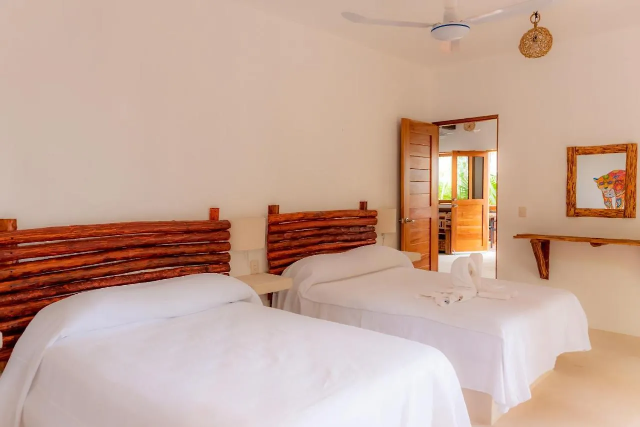 Santa Cruz Chico Laguna Bacalar Ichkiichpan אכסניה