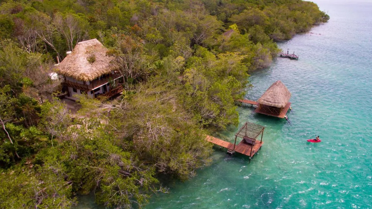 אכסניה Santa Cruz Chico Laguna Bacalar Ichkiichpan מקסיקו